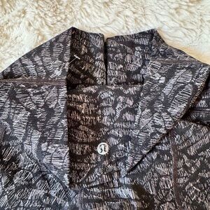 Lululemon Black and White leggins women size 6